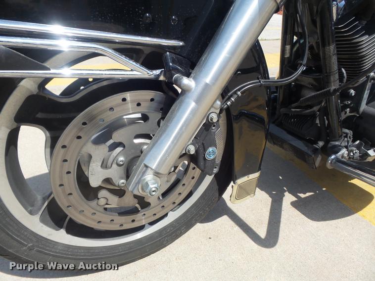 image for item CC9581 2009 Harley Davidson FLHPI tricycle motorcycle