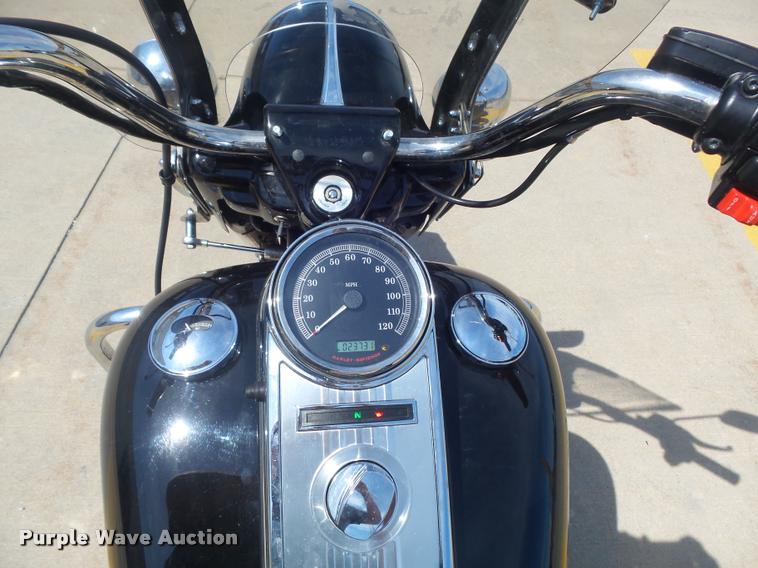 image for item CC9581 2009 Harley Davidson FLHPI tricycle motorcycle