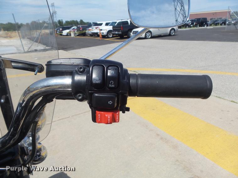 image for item CC9581 2009 Harley Davidson FLHPI tricycle motorcycle