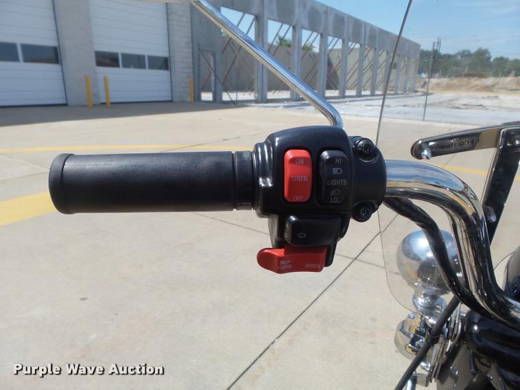 image for item CC9581 2009 Harley Davidson FLHPI tricycle motorcycle