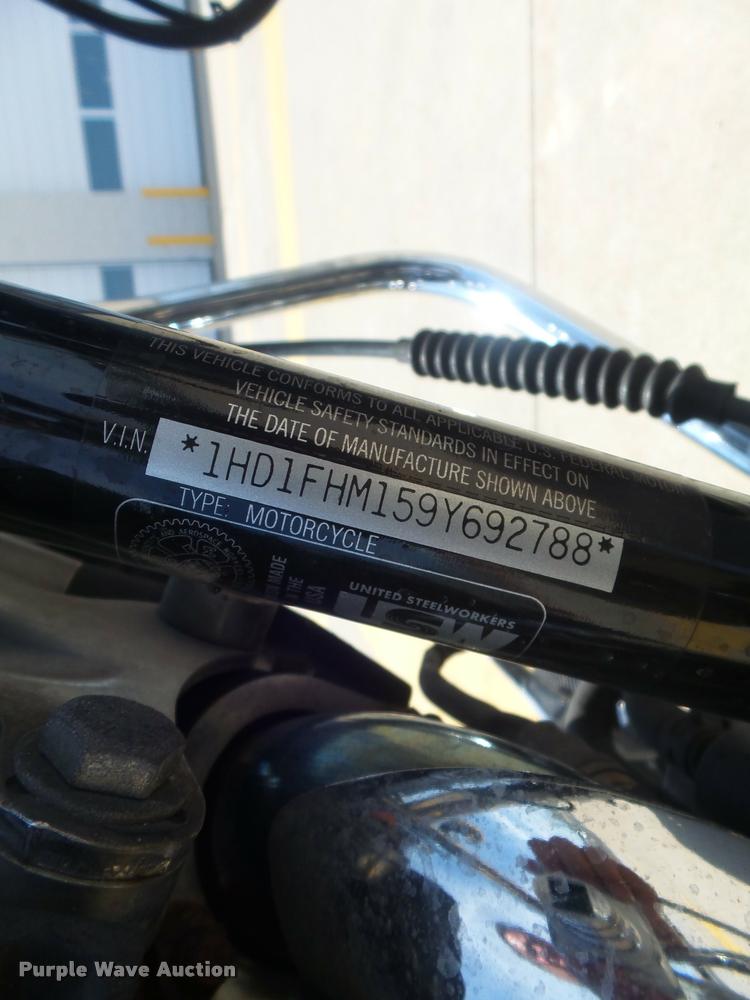 image for item CC9581 2009 Harley Davidson FLHPI tricycle motorcycle