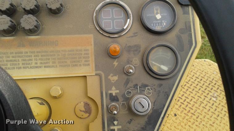 image for item DA1100 1998 Caterpillar CB-534C double drum roller