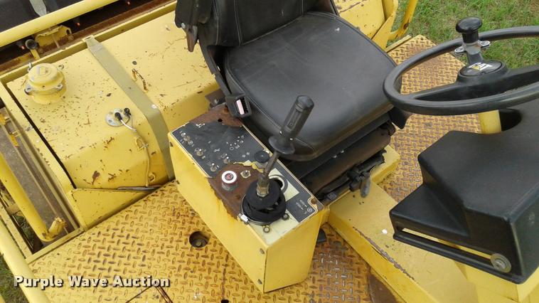 image for item DA1100 1998 Caterpillar CB-534C double drum roller