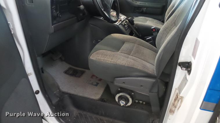 image for item DA1156 1996 Ford Econoline E350 ambulance