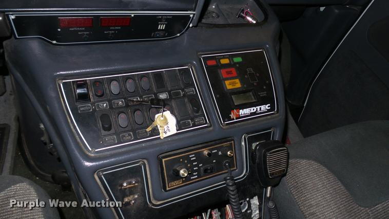 image for item DA1156 1996 Ford Econoline E350 ambulance