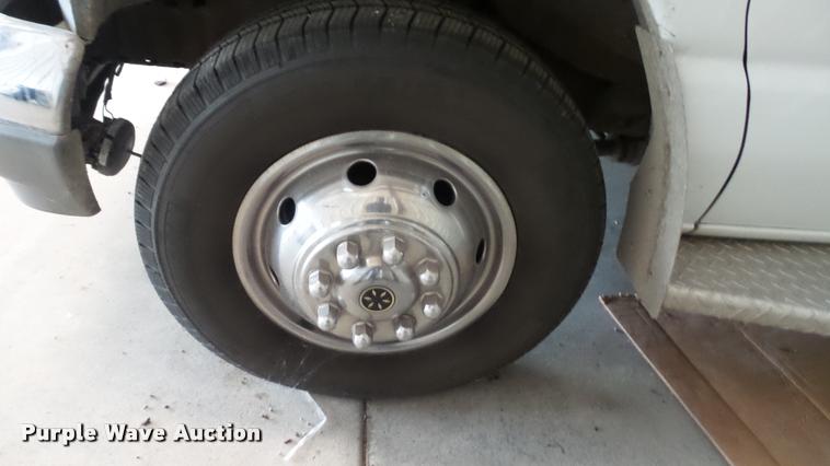 image for item DA1156 1996 Ford Econoline E350 ambulance