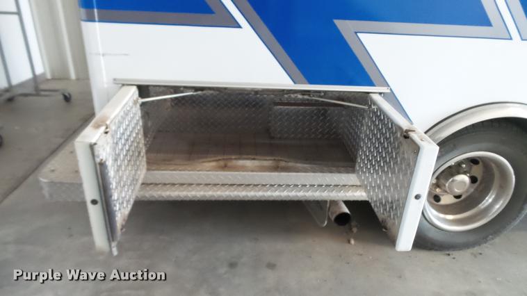 image for item DA1156 1996 Ford Econoline E350 ambulance