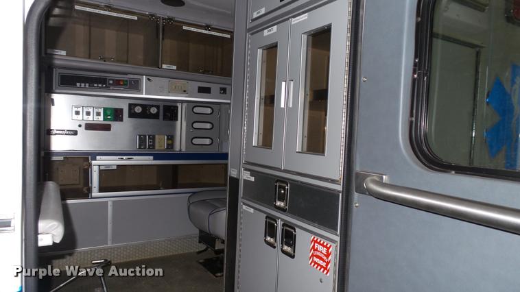 image for item DA1156 1996 Ford Econoline E350 ambulance