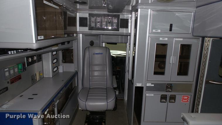 image for item DA1156 1996 Ford Econoline E350 ambulance