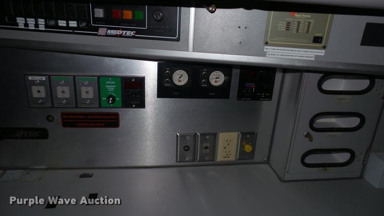 image for item DA1156 1996 Ford Econoline E350 ambulance