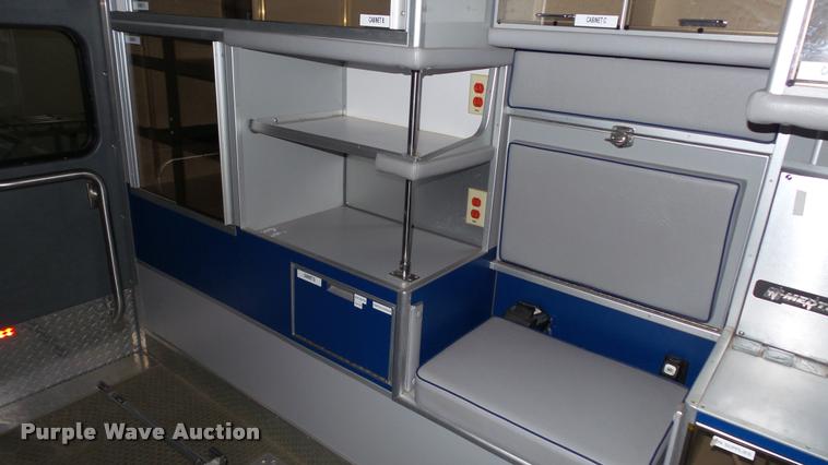 image for item DA1156 1996 Ford Econoline E350 ambulance
