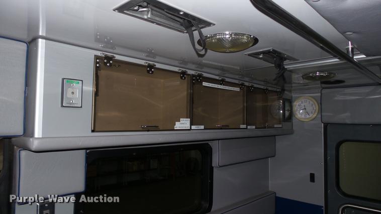 image for item DA1156 1996 Ford Econoline E350 ambulance