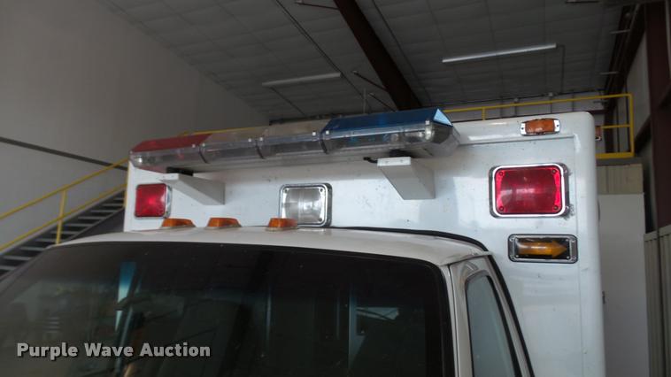 image for item DA1156 1996 Ford Econoline E350 ambulance