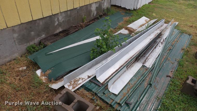 image for item DA1162 Sheet metal siding/roofing