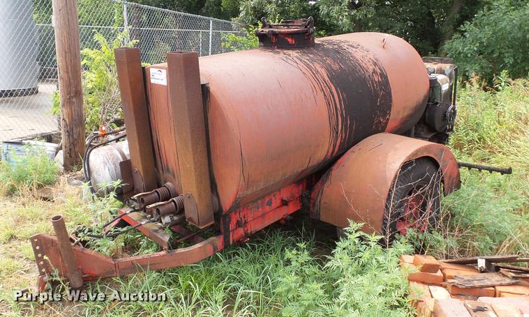 image for item DA1164 Oil distributor trailer