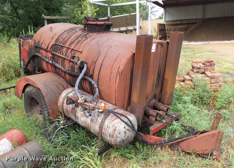 image for item DA1164 Oil distributor trailer