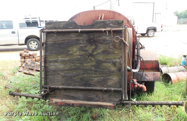 image for item DA1164 Oil distributor trailer