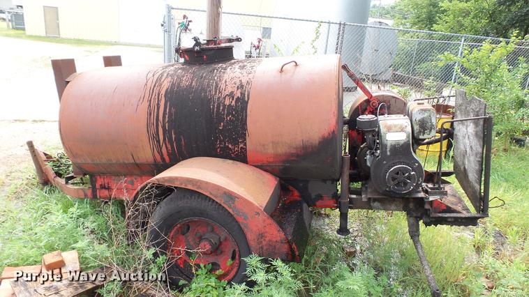 image for item DA1164 Oil distributor trailer