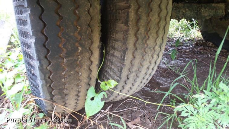 image for item DA1164 Oil distributor trailer