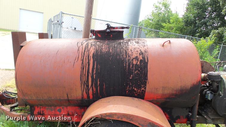 image for item DA1164 Oil distributor trailer