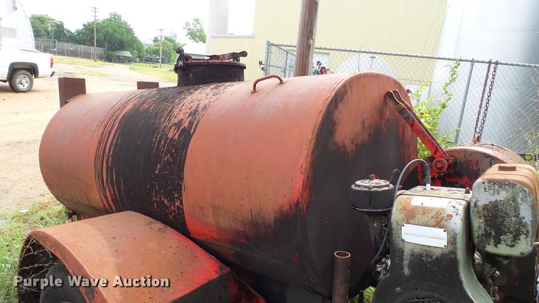 image for item DA1164 Oil distributor trailer