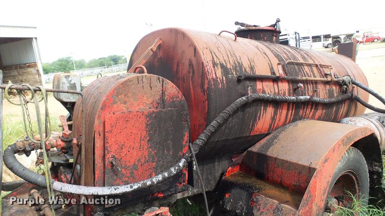 image for item DA1164 Oil distributor trailer