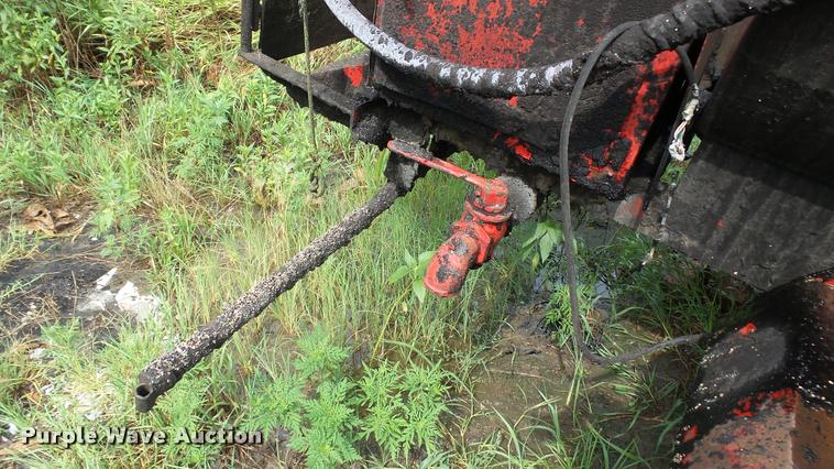 image for item DA1164 Oil distributor trailer