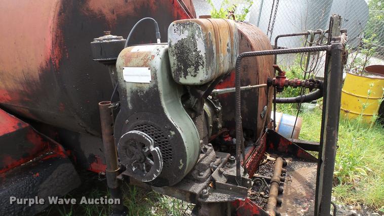 image for item DA1164 Oil distributor trailer