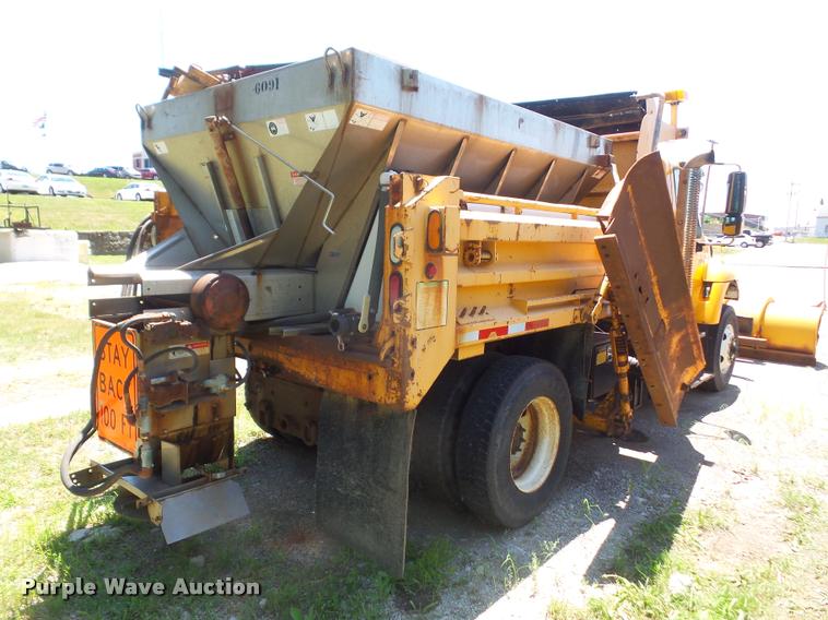 image for item DA1596 2002 International 7400 dump truck