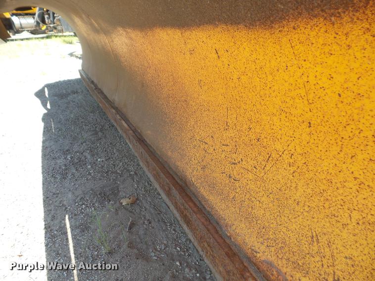 image for item DA1596 2002 International 7400 dump truck