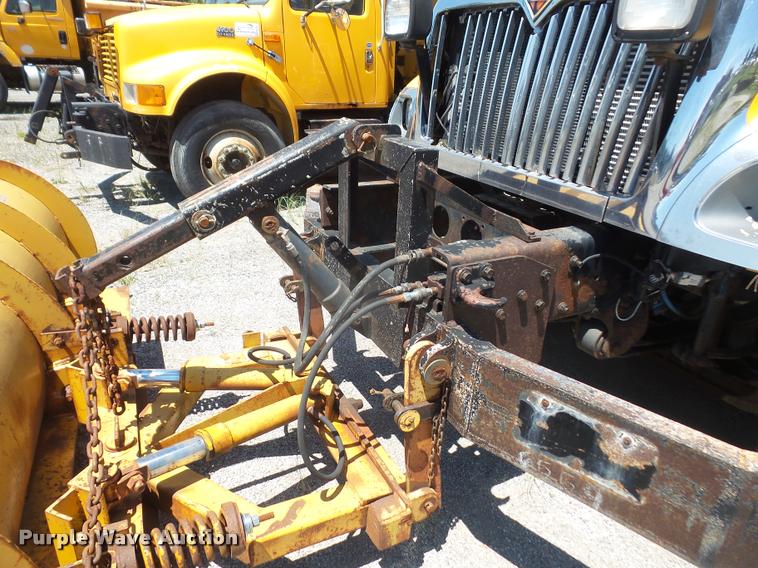 image for item DA1596 2002 International 7400 dump truck