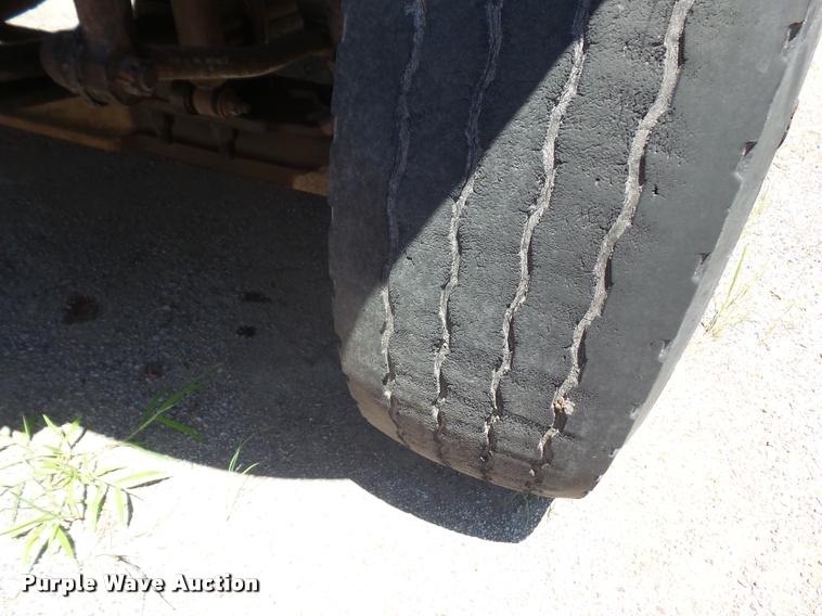 image for item DA1596 2002 International 7400 dump truck