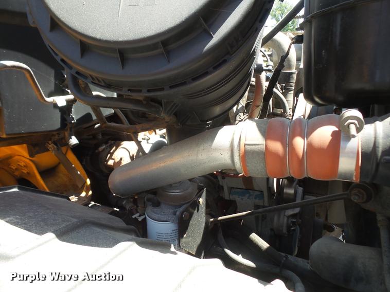 image for item DA1596 2002 International 7400 dump truck