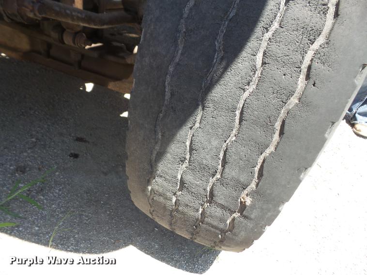 image for item DA1596 2002 International 7400 dump truck