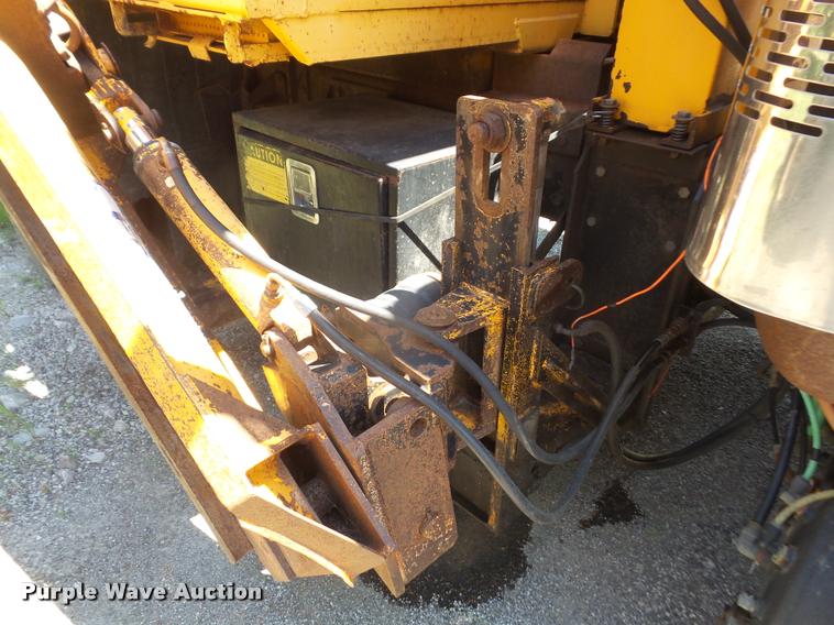 image for item DA1596 2002 International 7400 dump truck