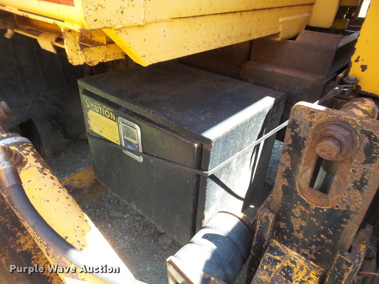 image for item DA1596 2002 International 7400 dump truck