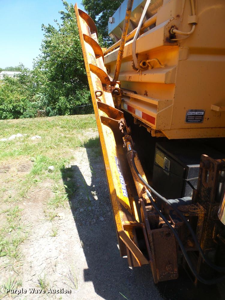 image for item DA1596 2002 International 7400 dump truck