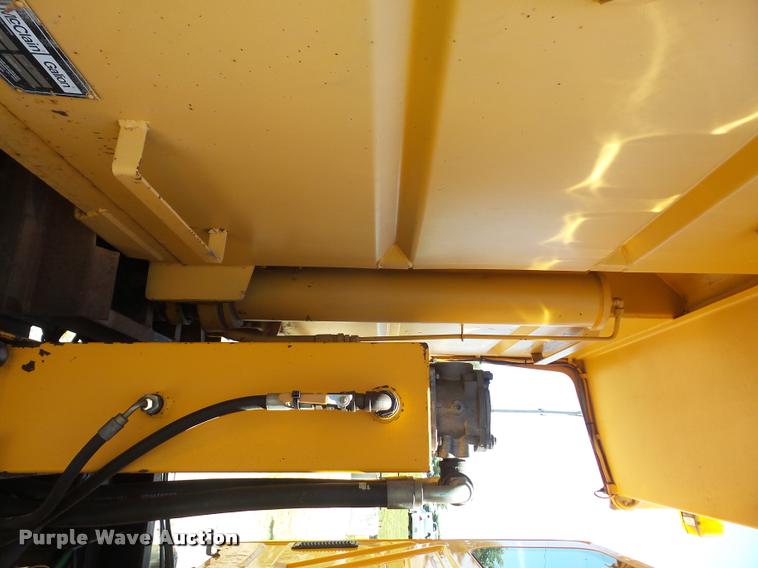 image for item DA1596 2002 International 7400 dump truck