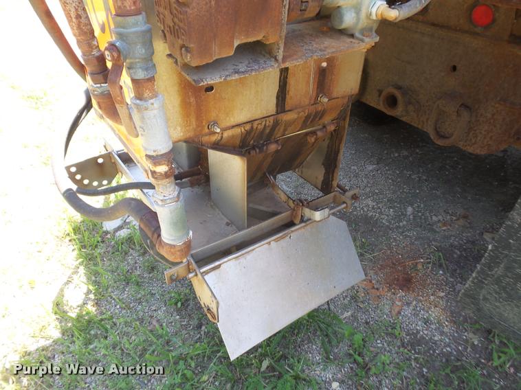 image for item DA1596 2002 International 7400 dump truck