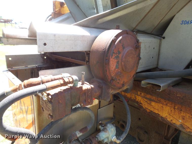 image for item DA1596 2002 International 7400 dump truck