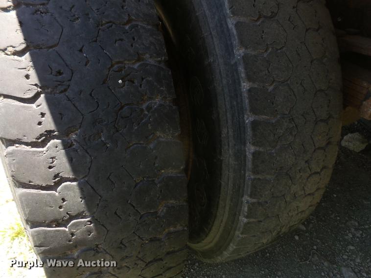 image for item DA1596 2002 International 7400 dump truck