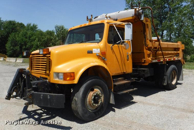 image for item DA1597 2000 International 4900 dump truck
