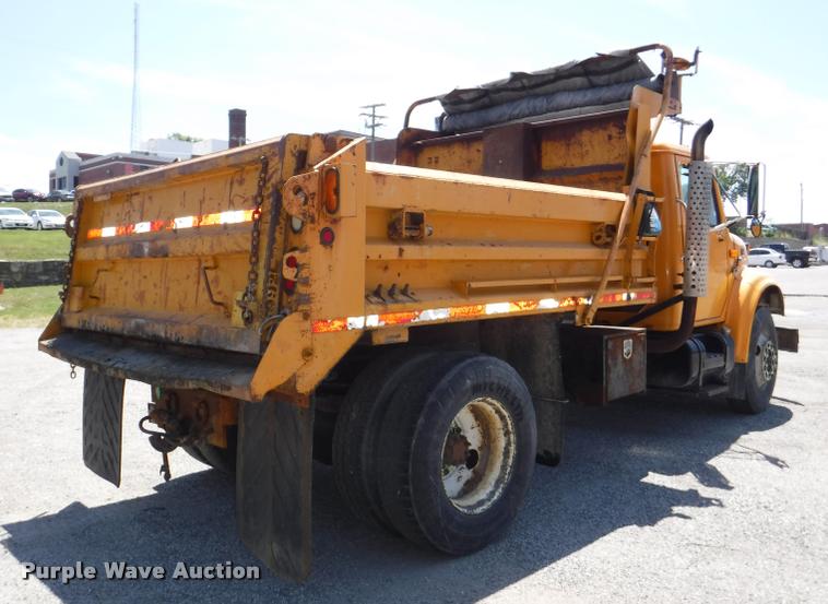 image for item DA1597 2000 International 4900 dump truck