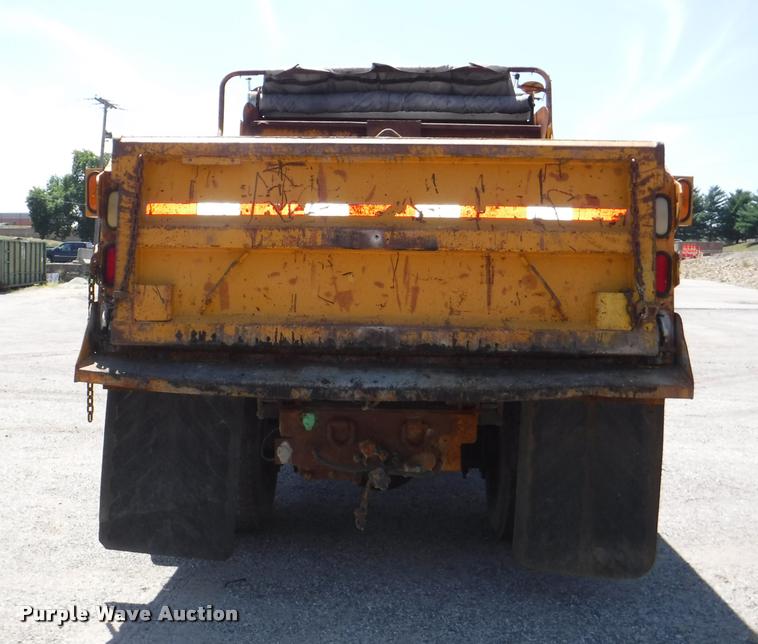 image for item DA1597 2000 International 4900 dump truck