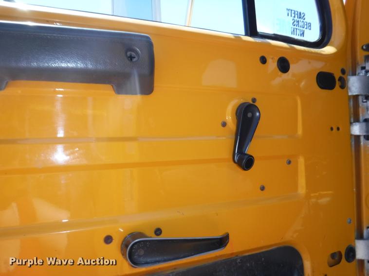 image for item DA1597 2000 International 4900 dump truck