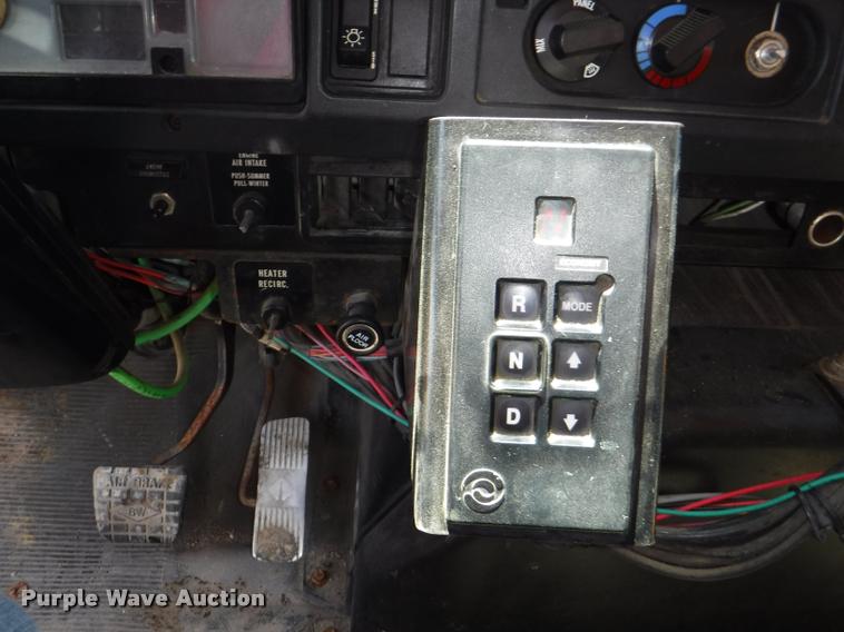 image for item DA1597 2000 International 4900 dump truck