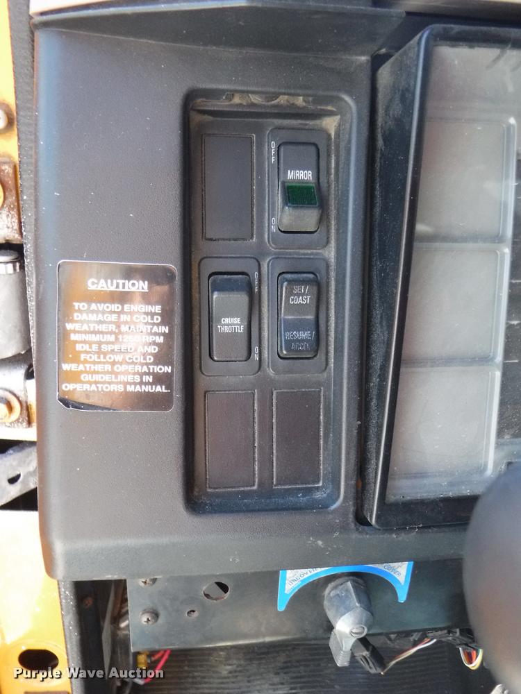 image for item DA1597 2000 International 4900 dump truck