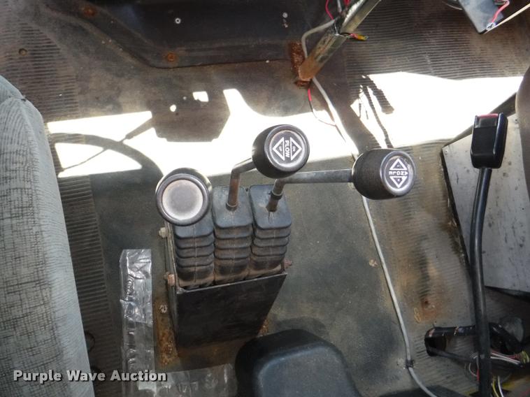 image for item DA1597 2000 International 4900 dump truck