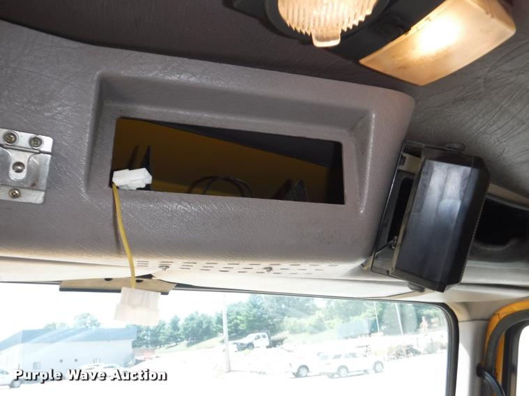 image for item DA1597 2000 International 4900 dump truck