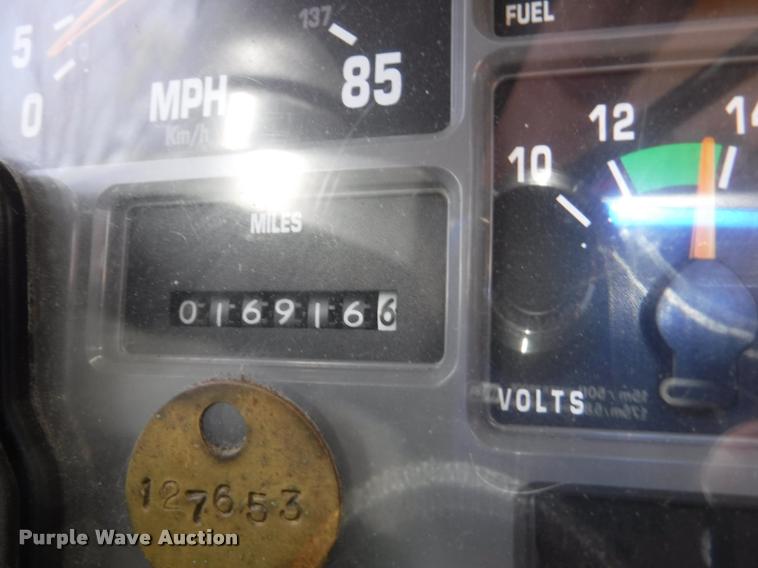 image for item DA1597 2000 International 4900 dump truck